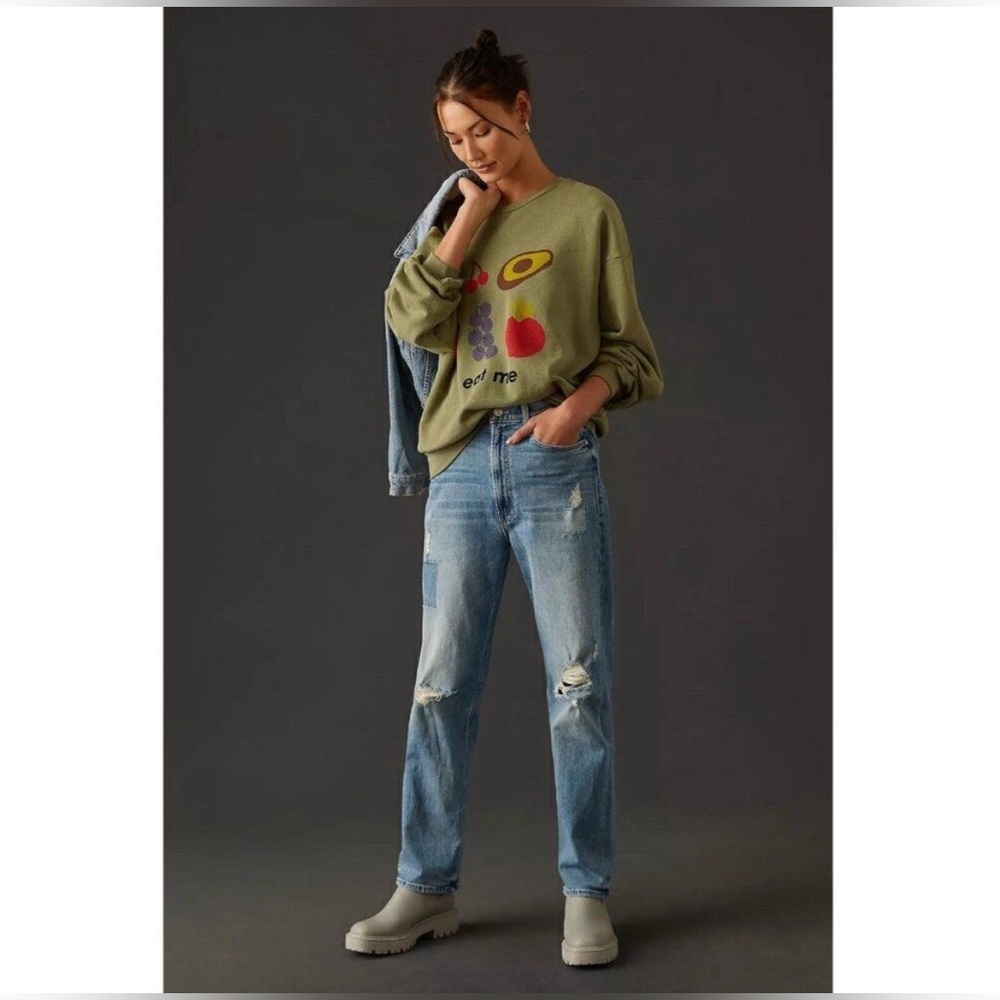 MOTHER The Drop Square Graphic Sweatshirt in Green.